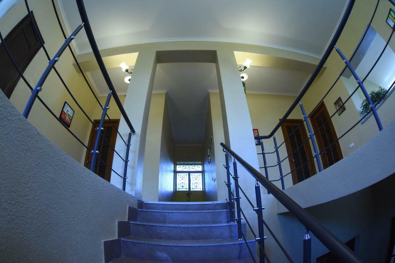 Red House Hatis Katnakhpyur Exterior foto